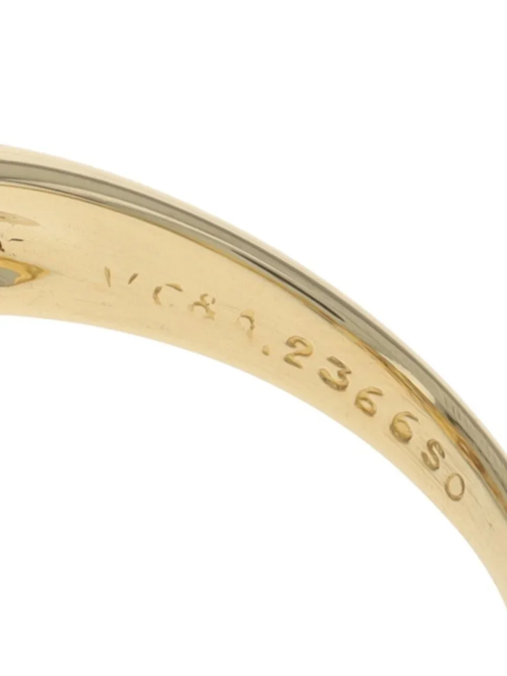 Van Cleef & Arpels size sizing